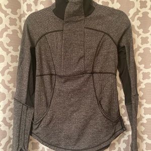 Lululemon 1/2 zip pullover.                          GUC. Herringbone
